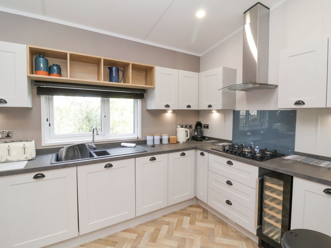 16 Manleigh Park