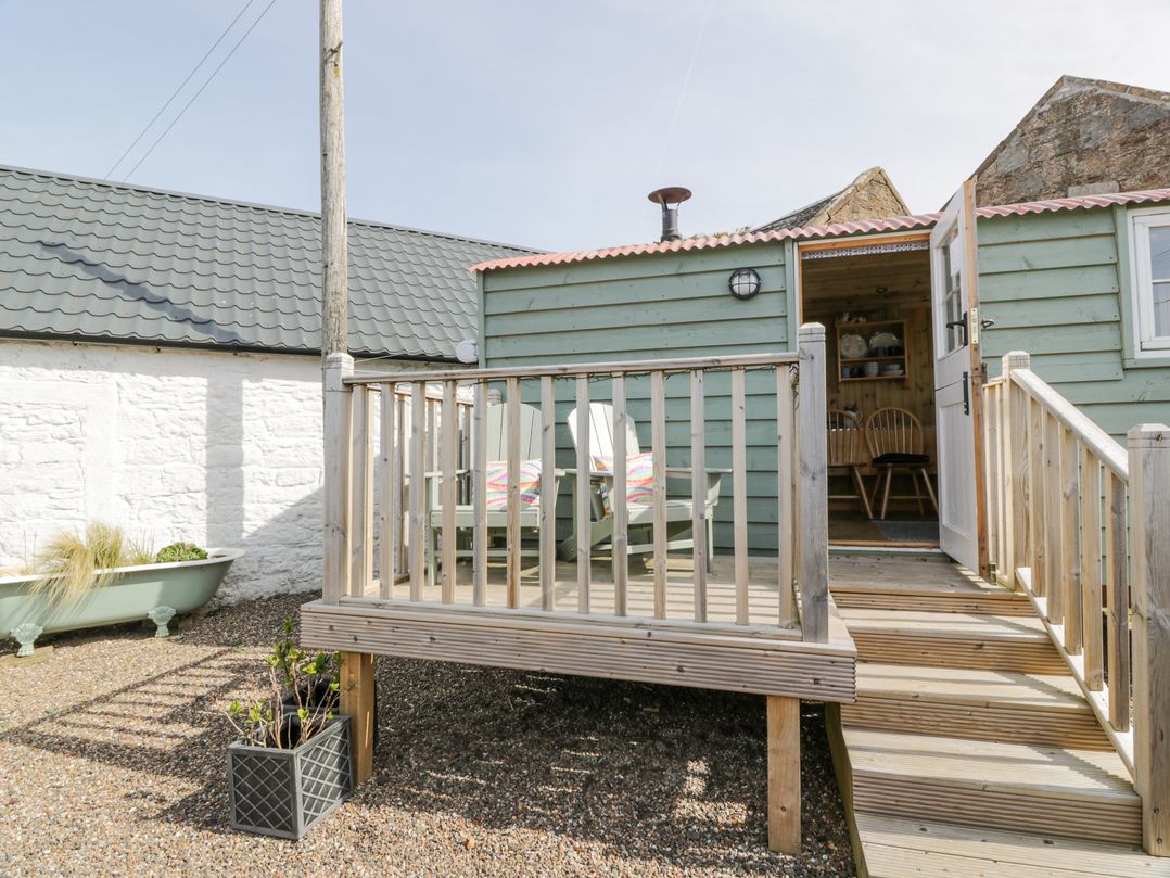 Wee Beach Hut