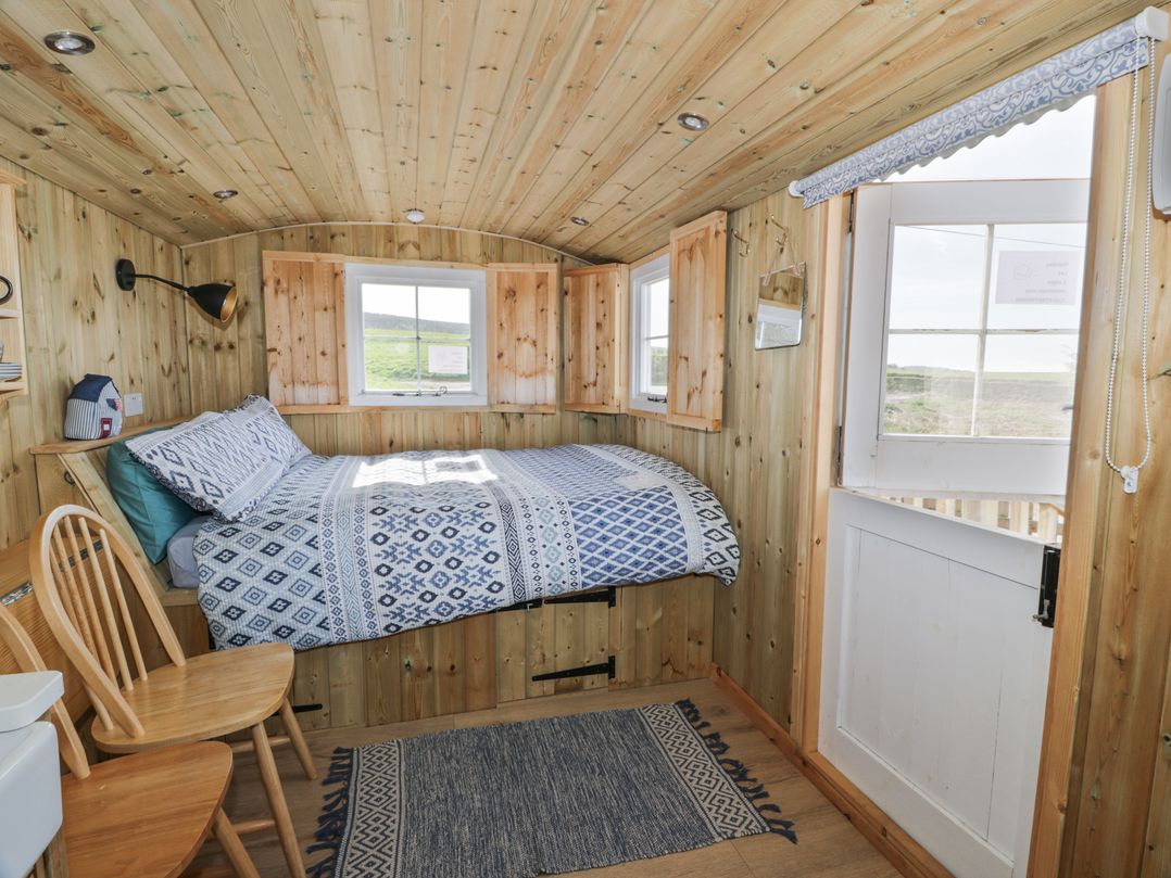 Wee Beach Hut