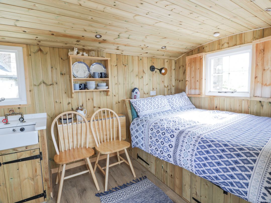 Wee Beach Hut