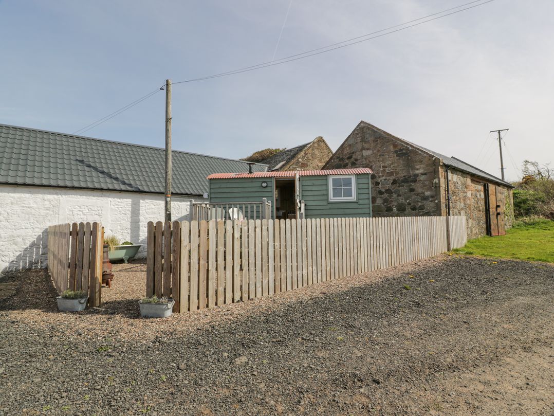 Wee Beach Hut