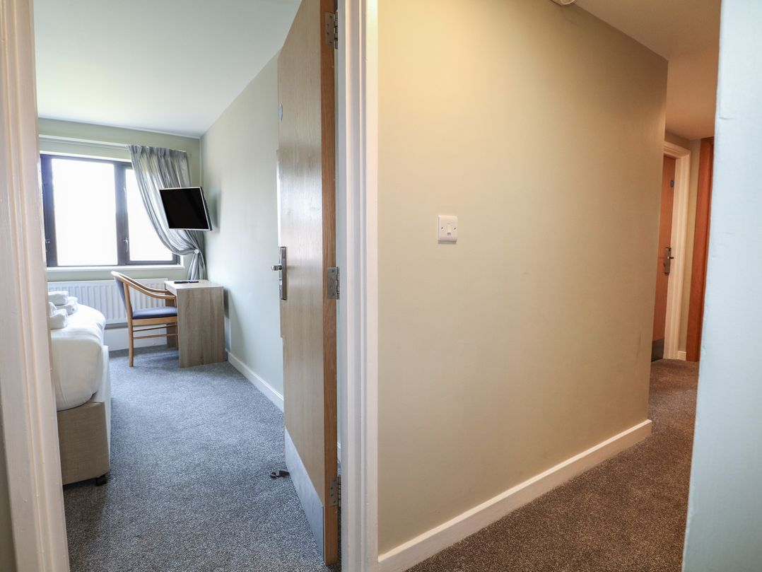 Seashell Suite at Marine Court