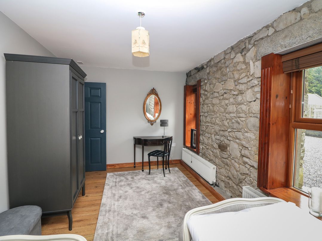 Woodville Lodge