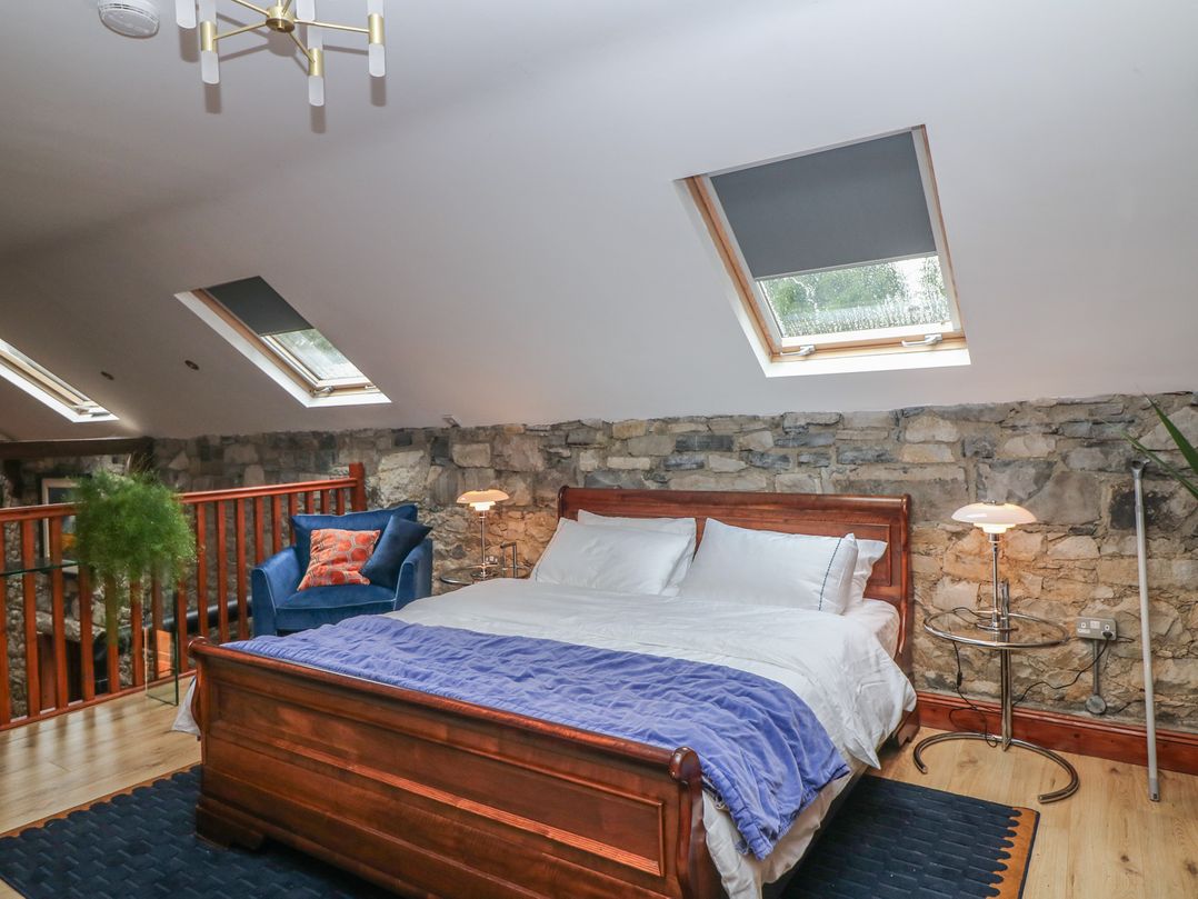 Woodville Lodge