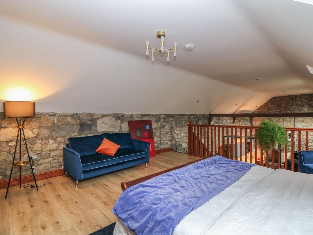 Woodville Lodge