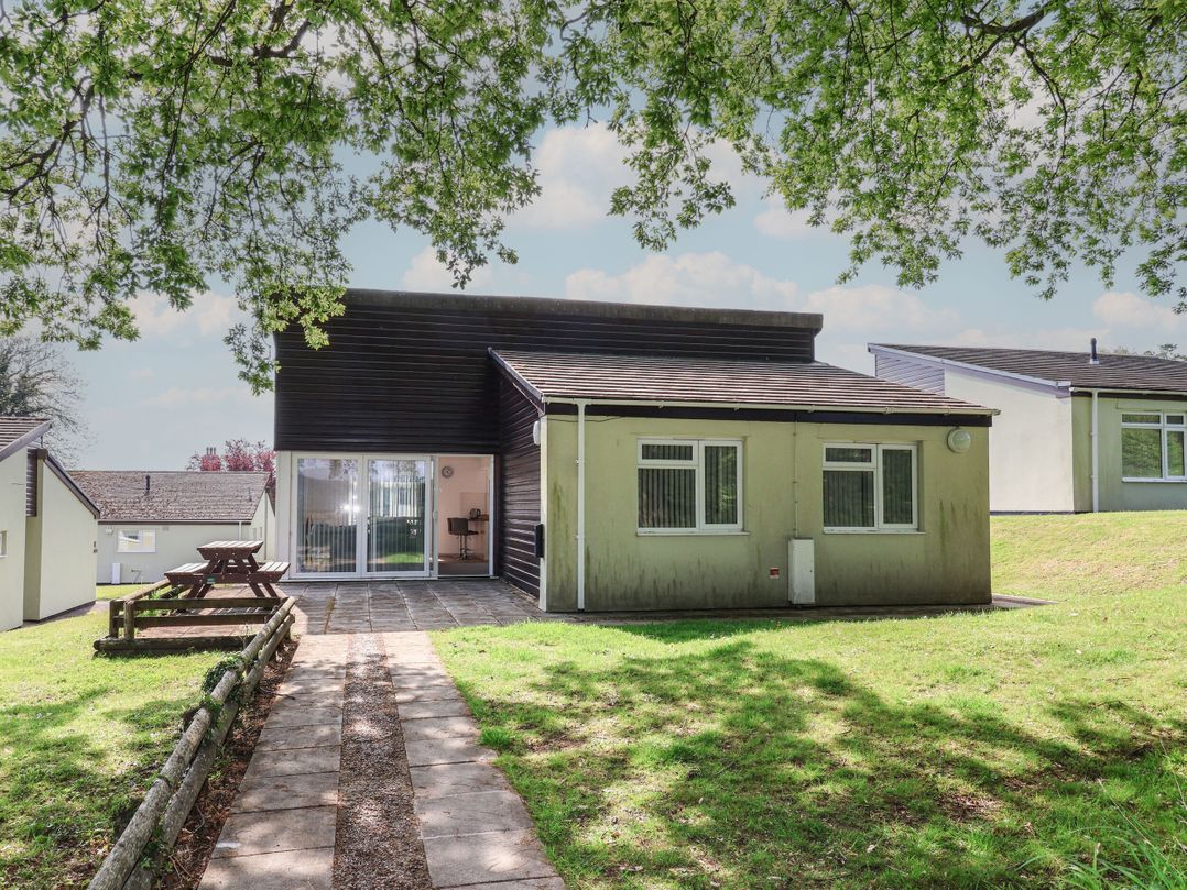 Harcombe House Accessible Pet Free Bungalow Sleeps 6