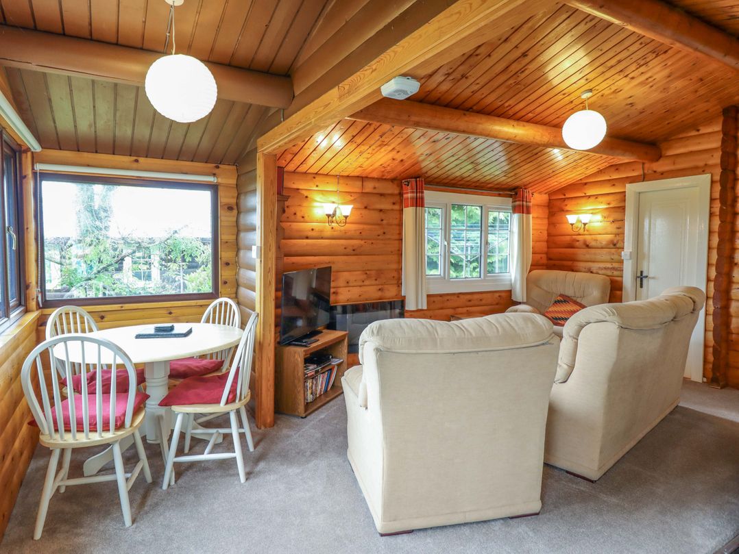 Y Bwthyn Pren,  Cabin  209,