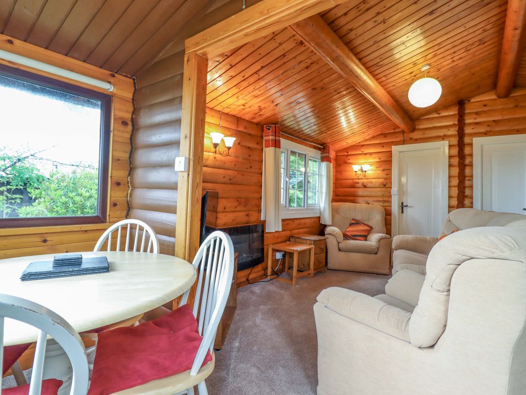 Y Bwthyn Pren,  Cabin  209,