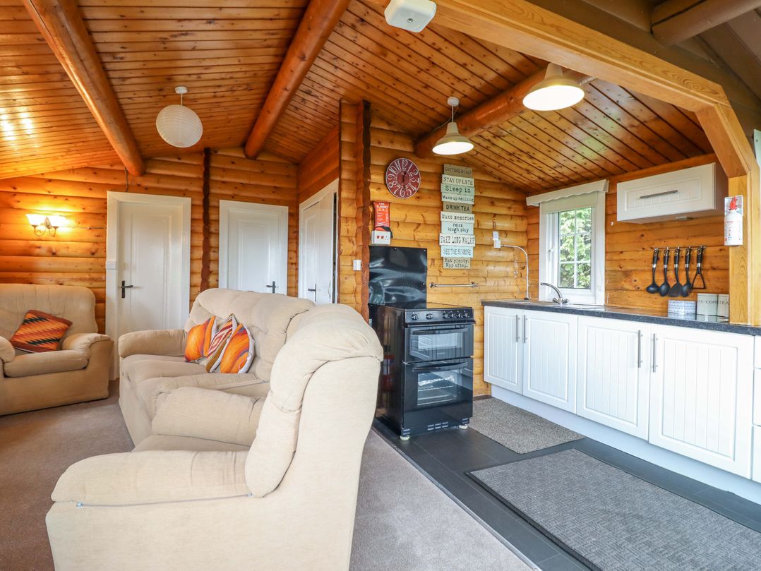 Y Bwthyn Pren,  Cabin  209,