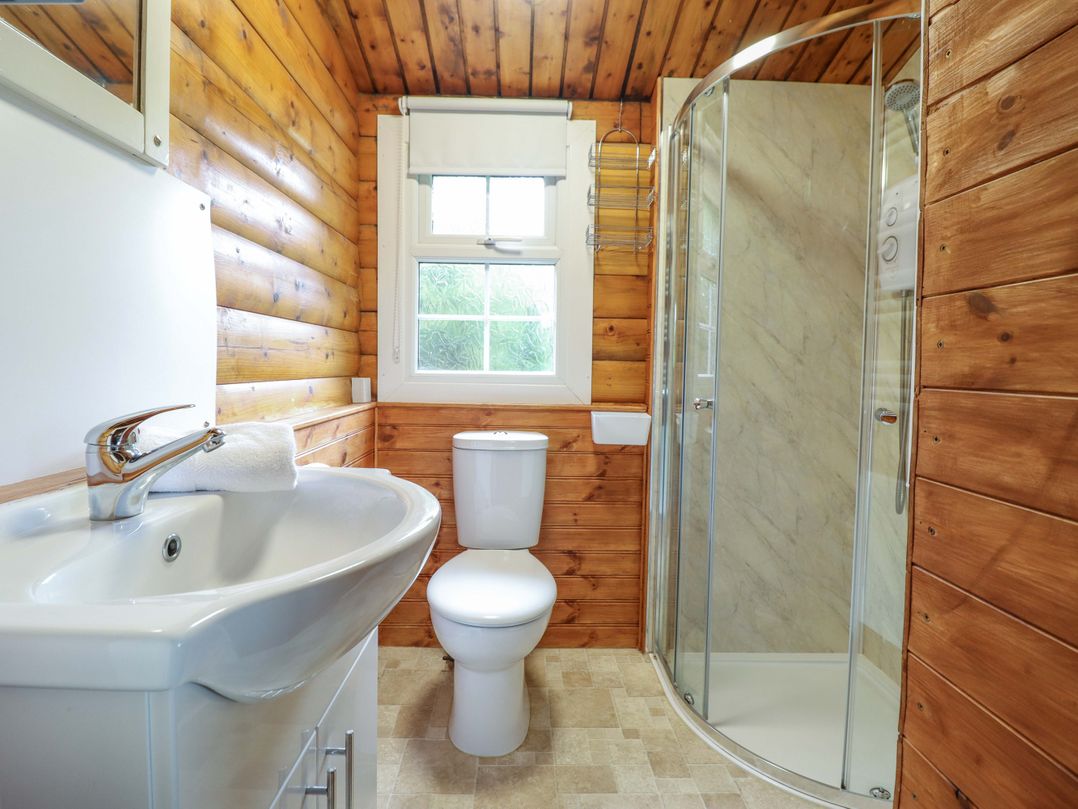Y Bwthyn Pren,  Cabin  209,