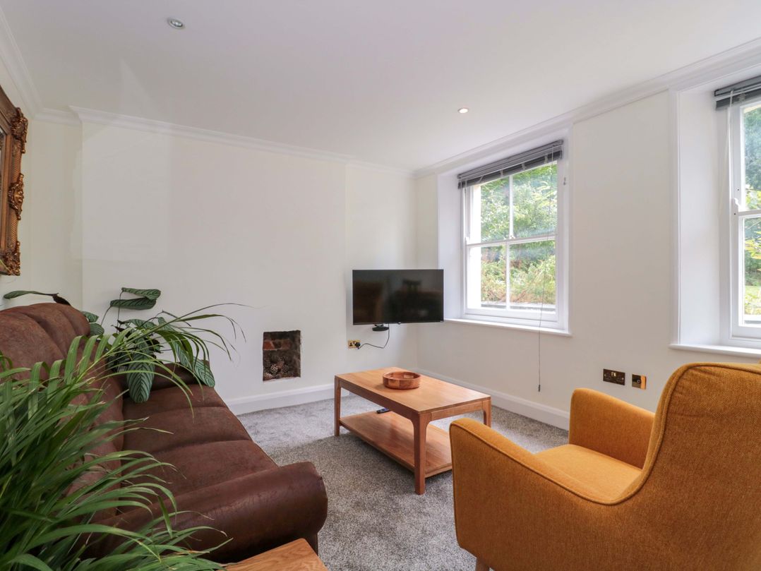 Flat 2 Battledown Grange