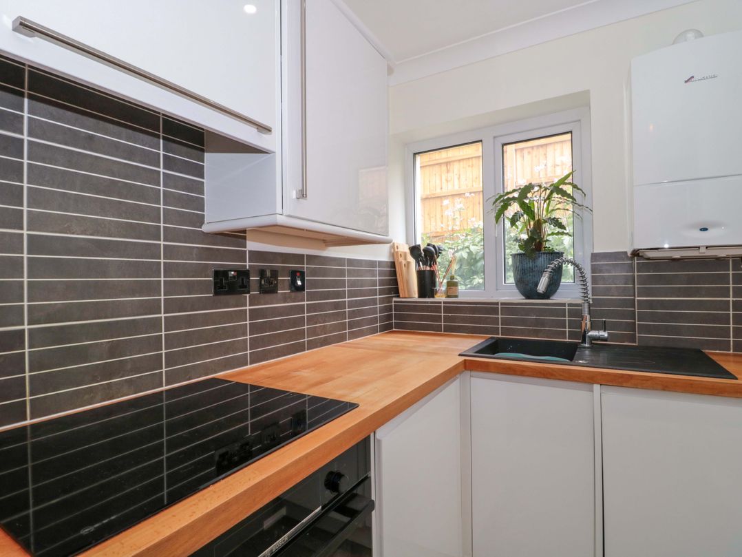 Flat 2 Battledown Grange