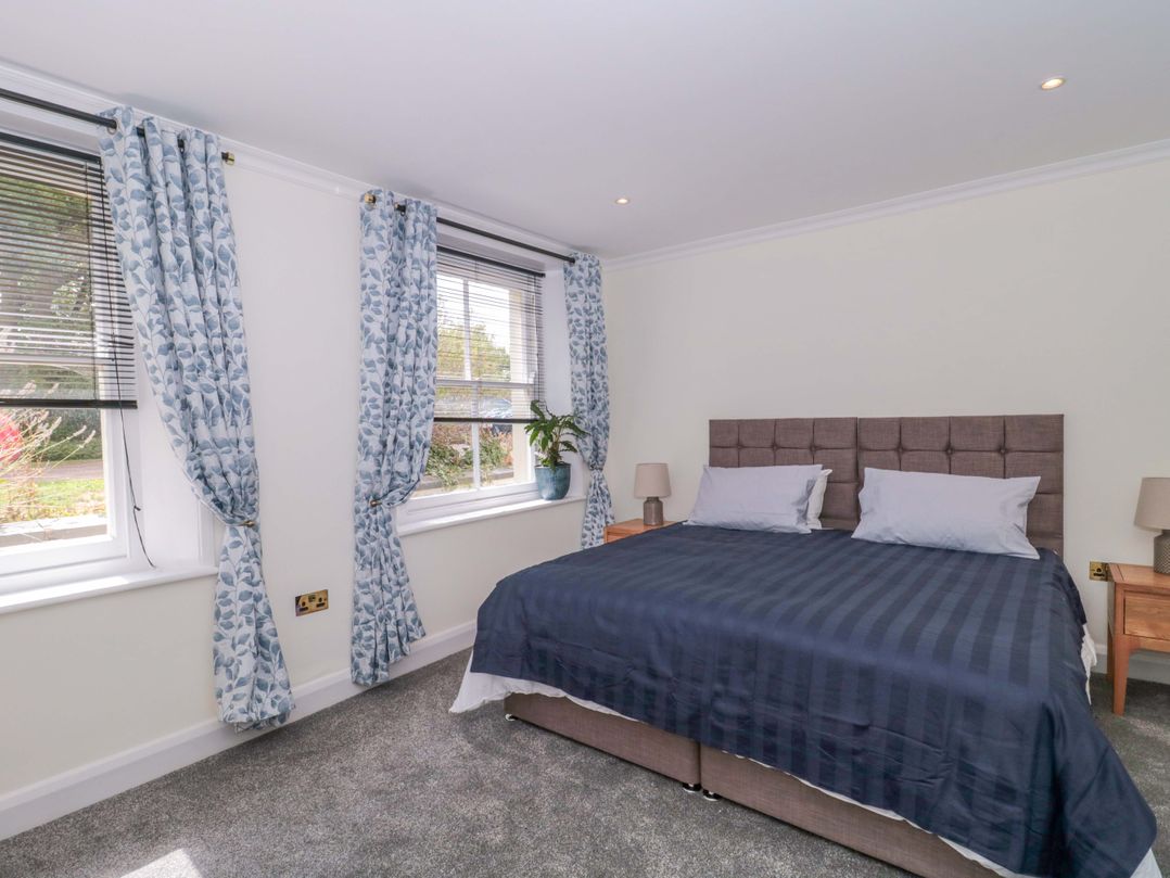 Flat 2 Battledown Grange