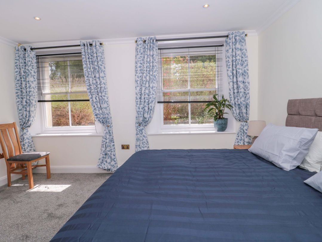 Flat 2 Battledown Grange