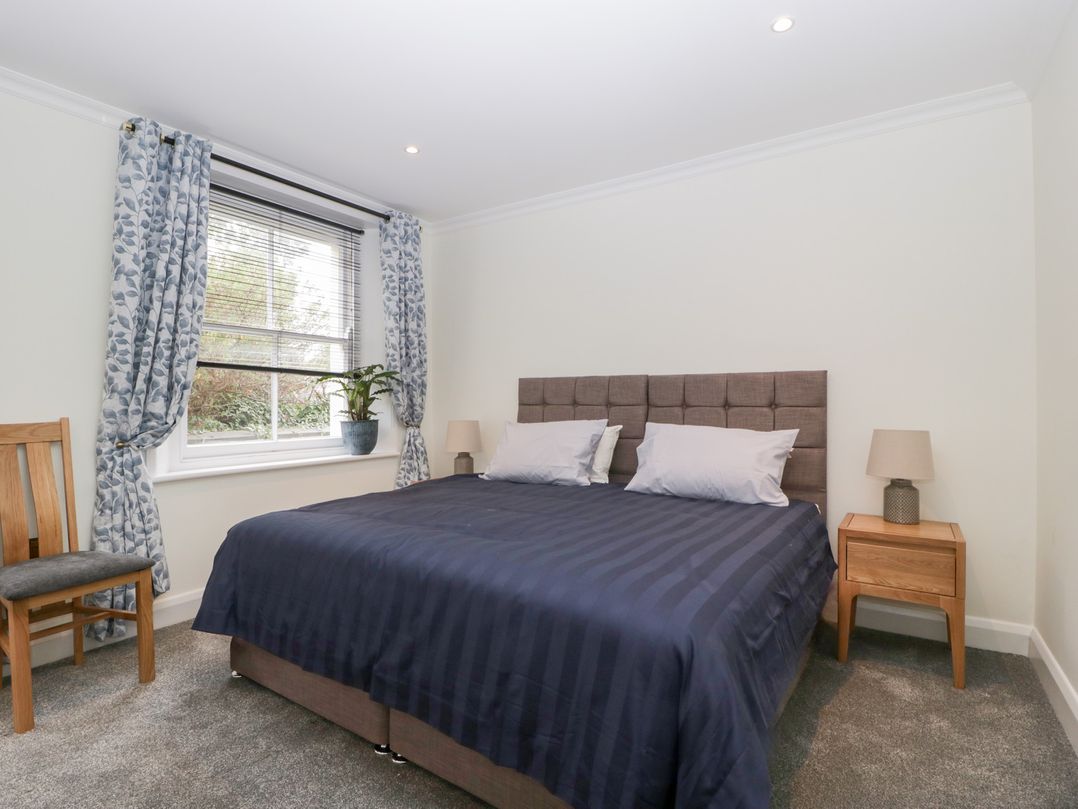 Flat 2 Battledown Grange