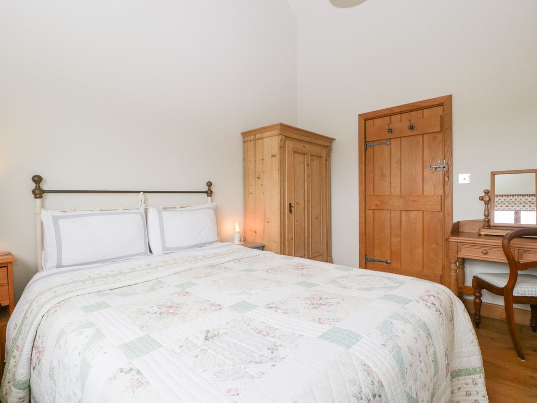 Little Acorn Cottage