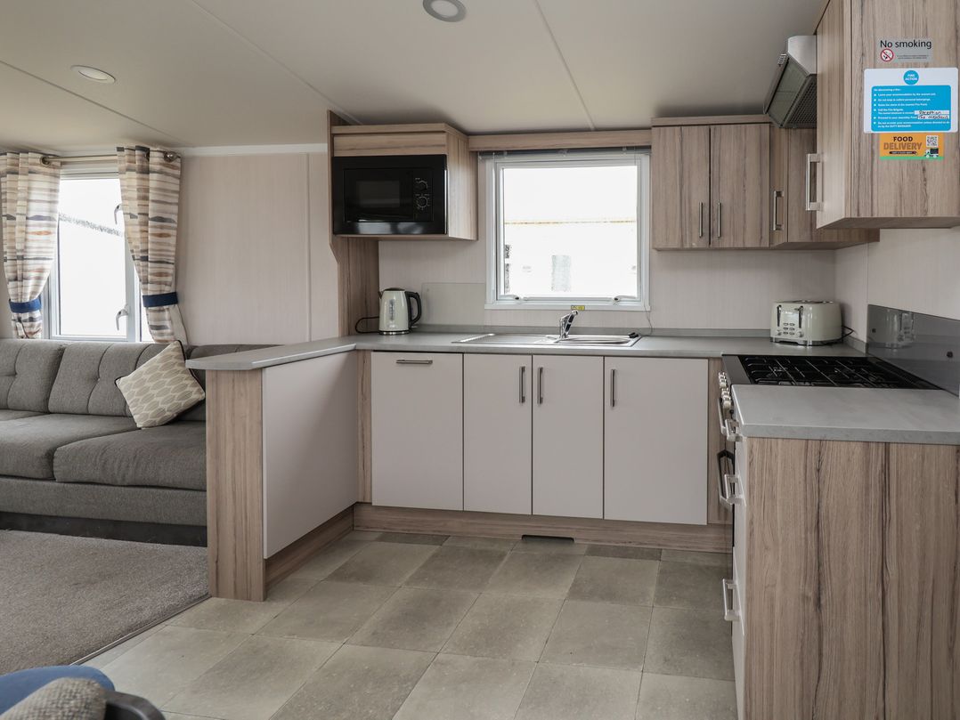 Caravan B8
