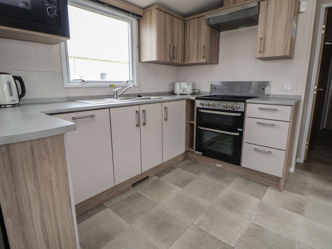 Caravan B8