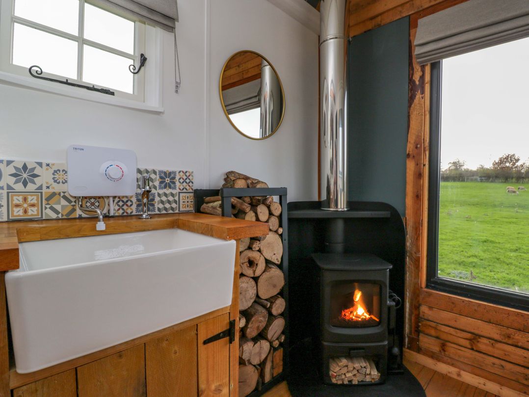 Wiltshire Weavers Hut