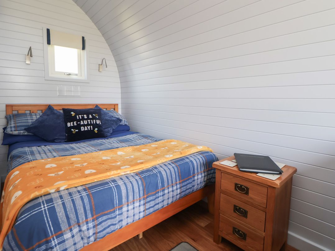 Honeypot Hideaways - Acacia