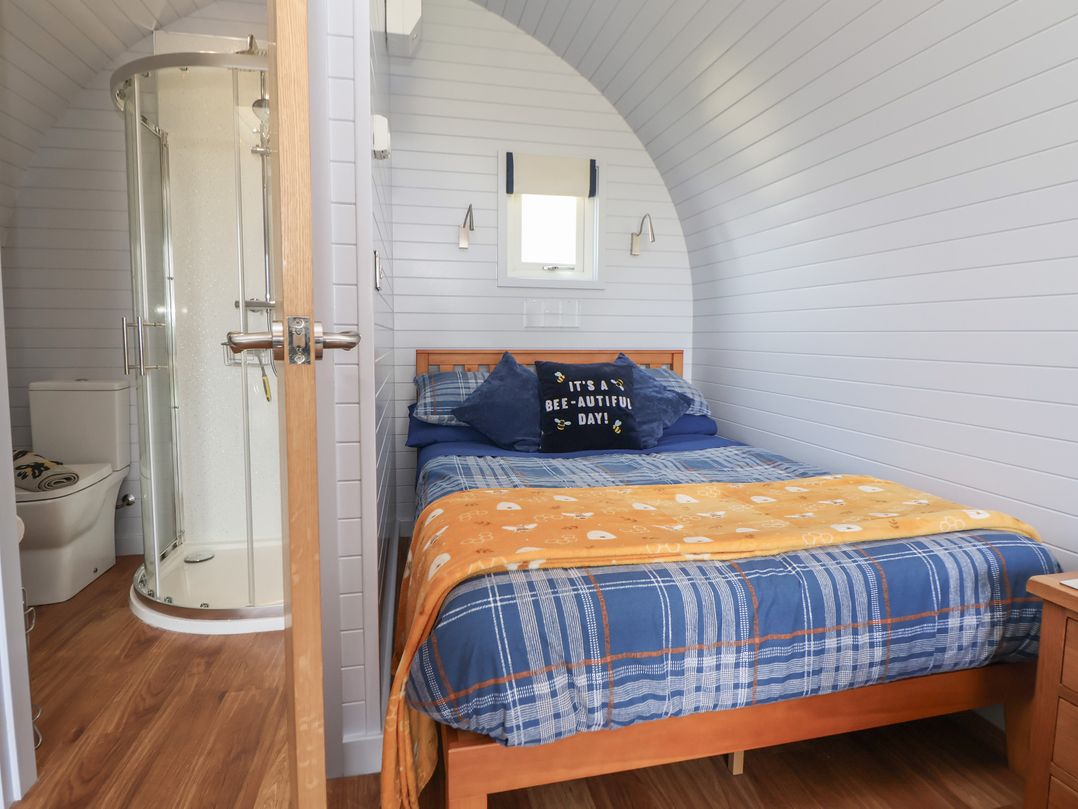 Honeypot Hideaways - Acacia