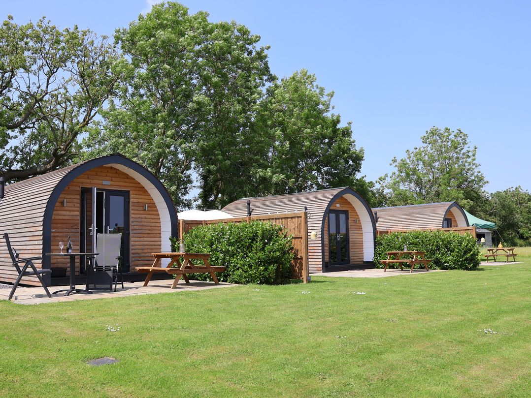 Honeypot Hideaways - Acacia