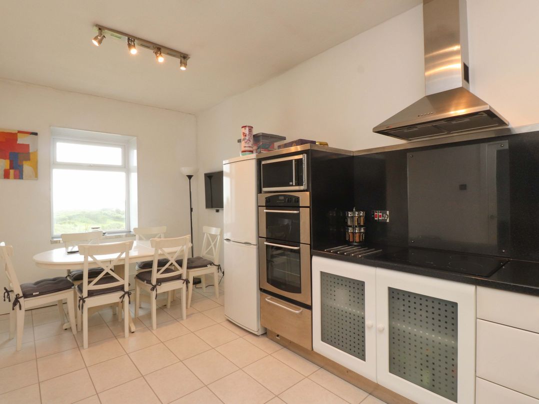 Sea Views No 8 Plas Darien