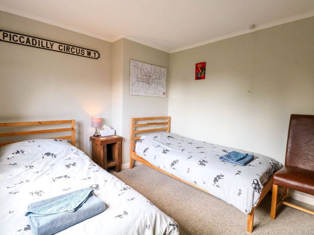 3 Birkbeck Way