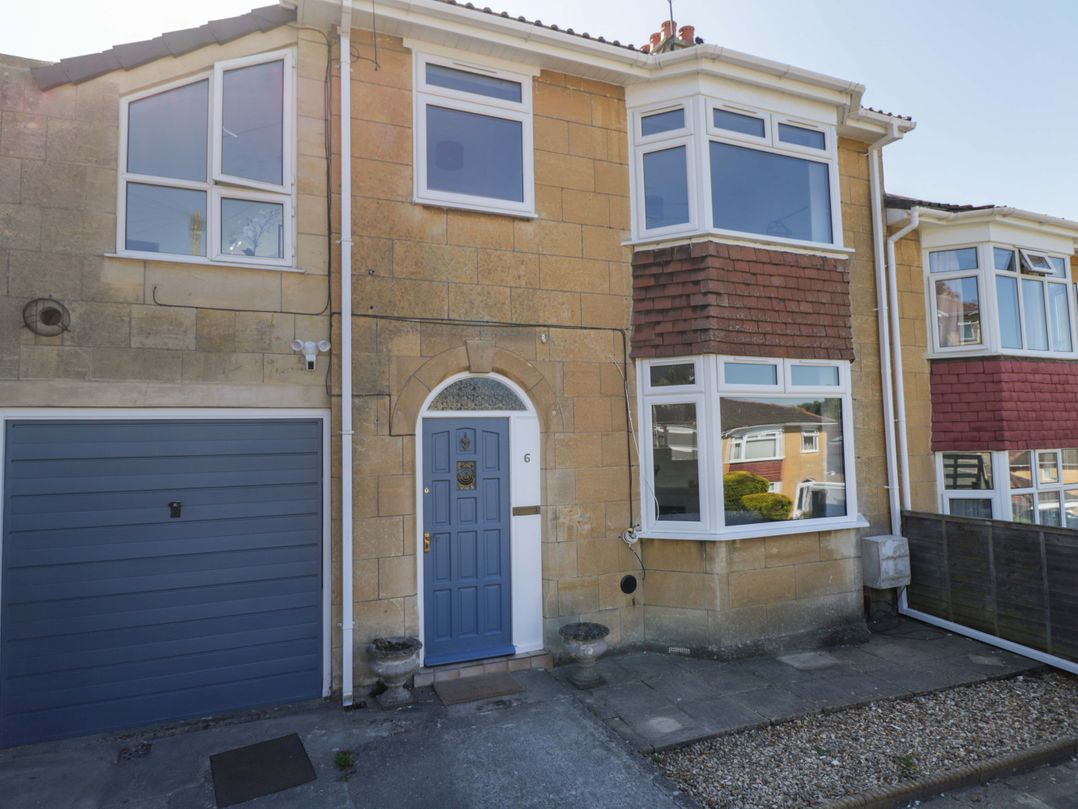 6 Newbridge Gardens