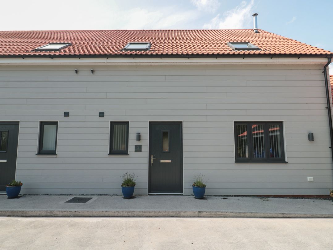 3 The Stables