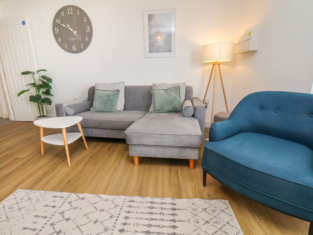 Apartment 5