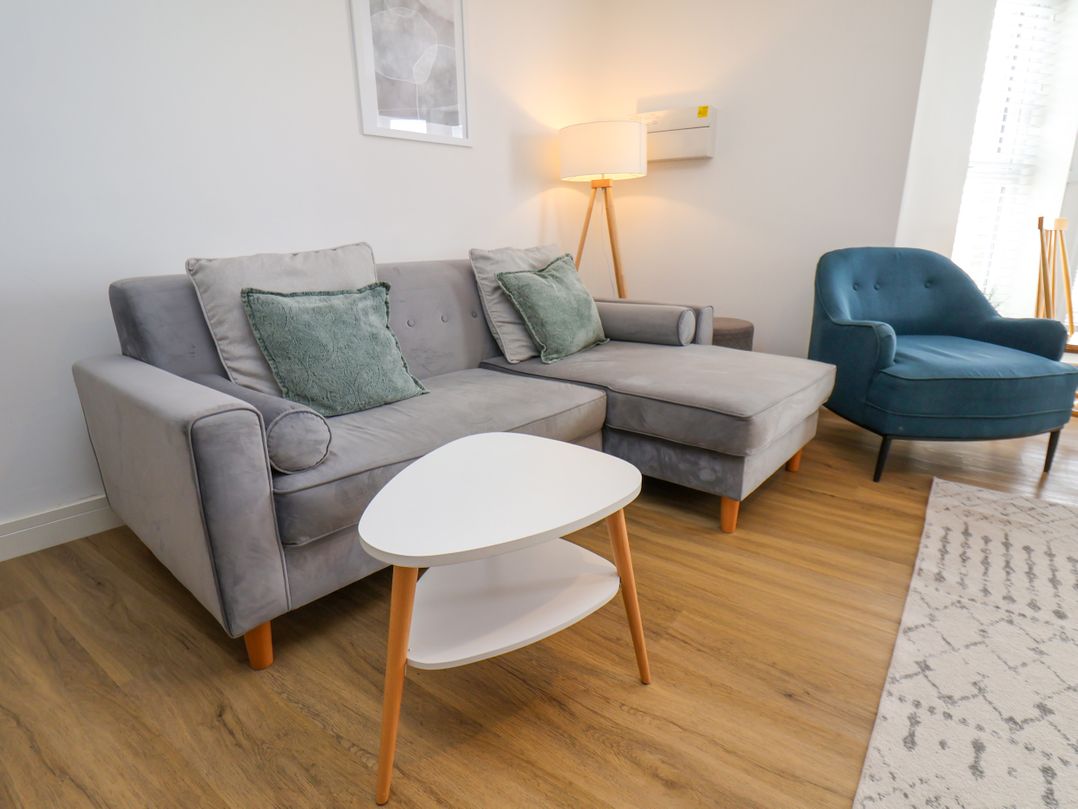 Apartment 5