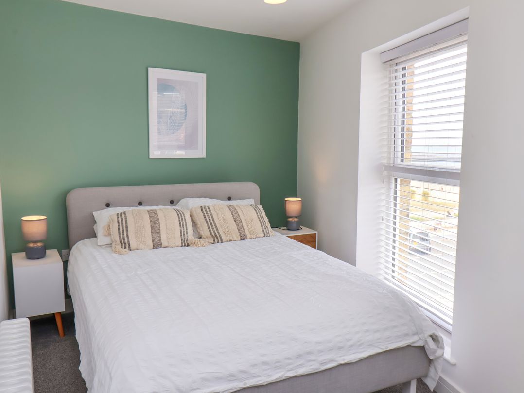 Apartment 5