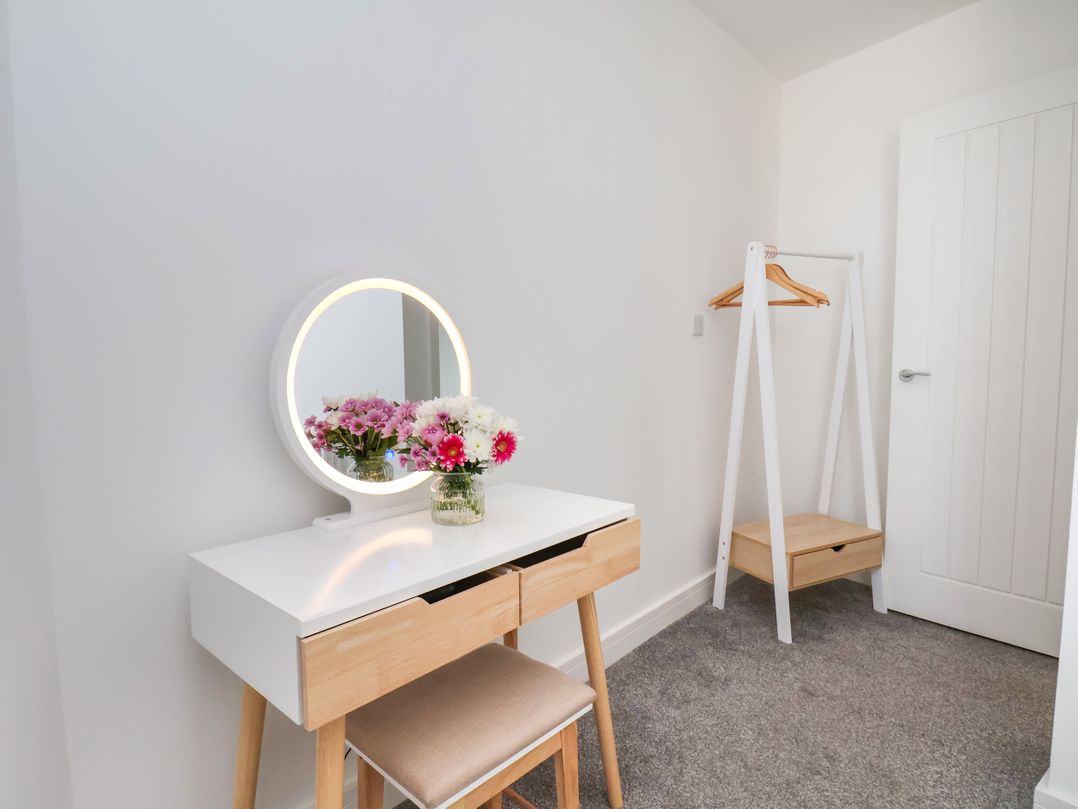 Apartment 5