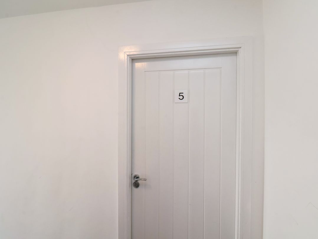 Apartment 5