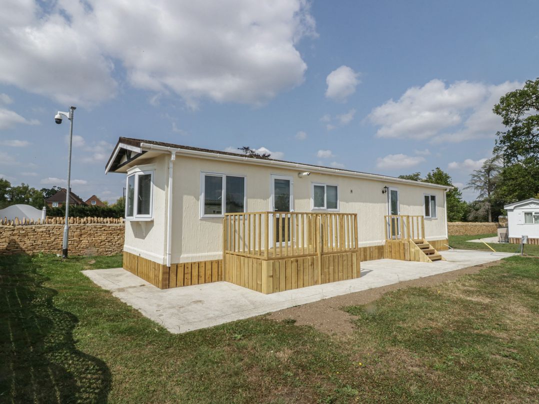 Cherry Tree, Kidlington - Sleeps 4 guests