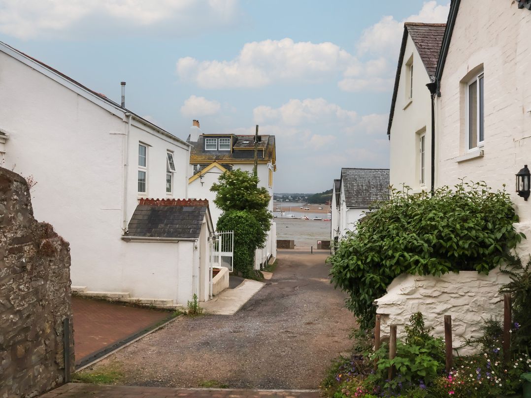 Quay Close Cottage