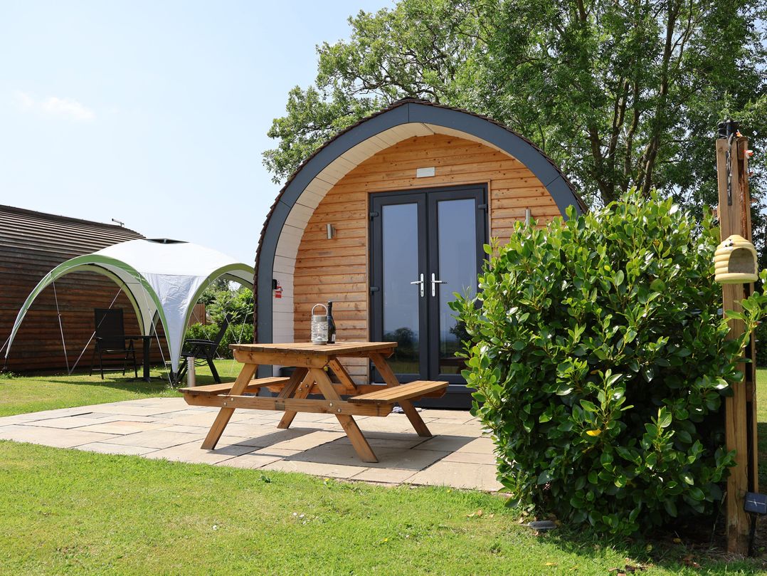 Honeypot Hideaways - Manuka