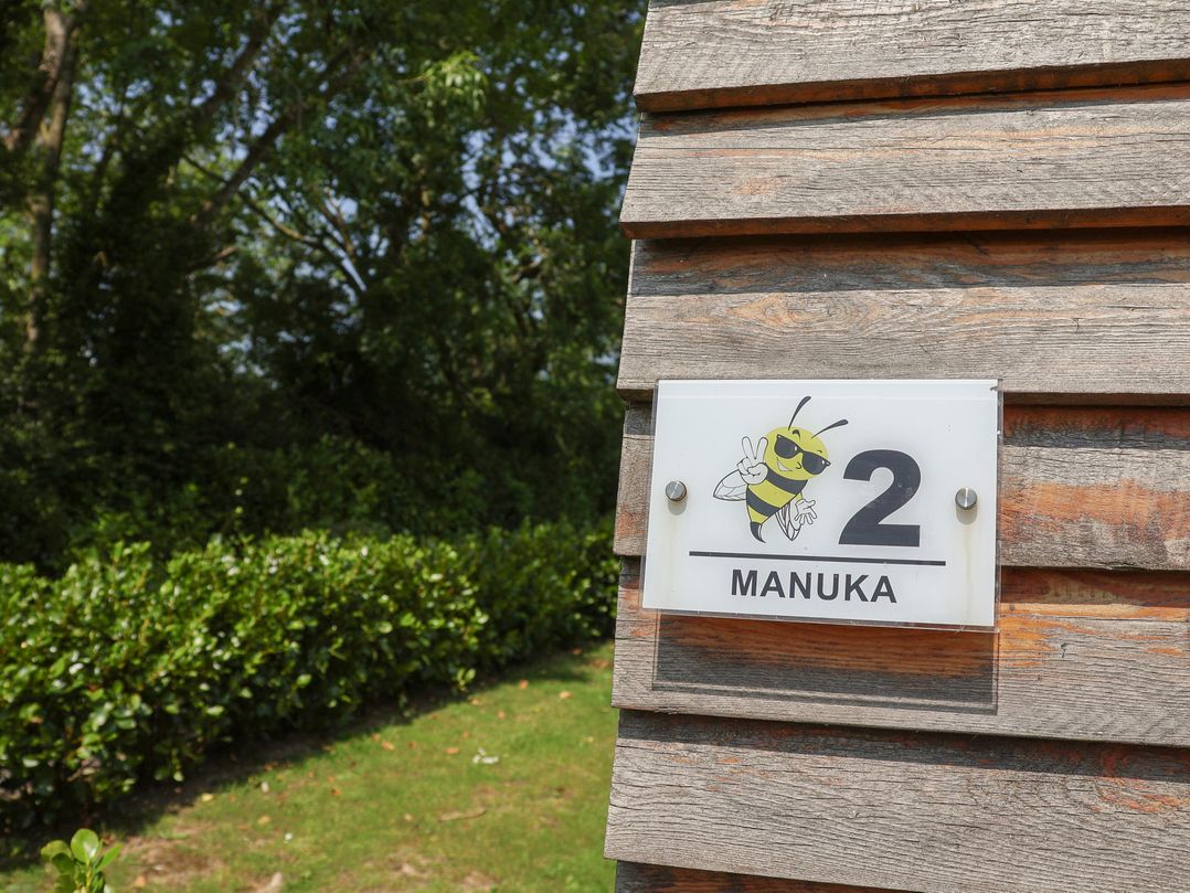 Honeypot Hideaways - Manuka