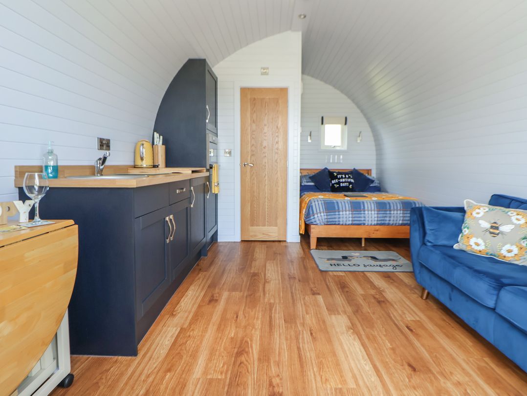 Honeypot Hideaways - Manuka