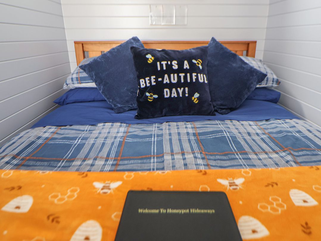 Honeypot Hideaways - Manuka