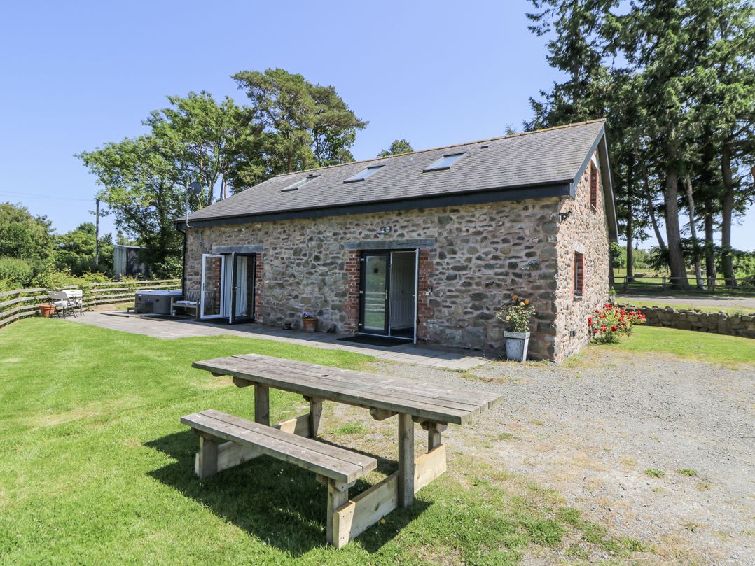 Little Penrhosgoch Barn