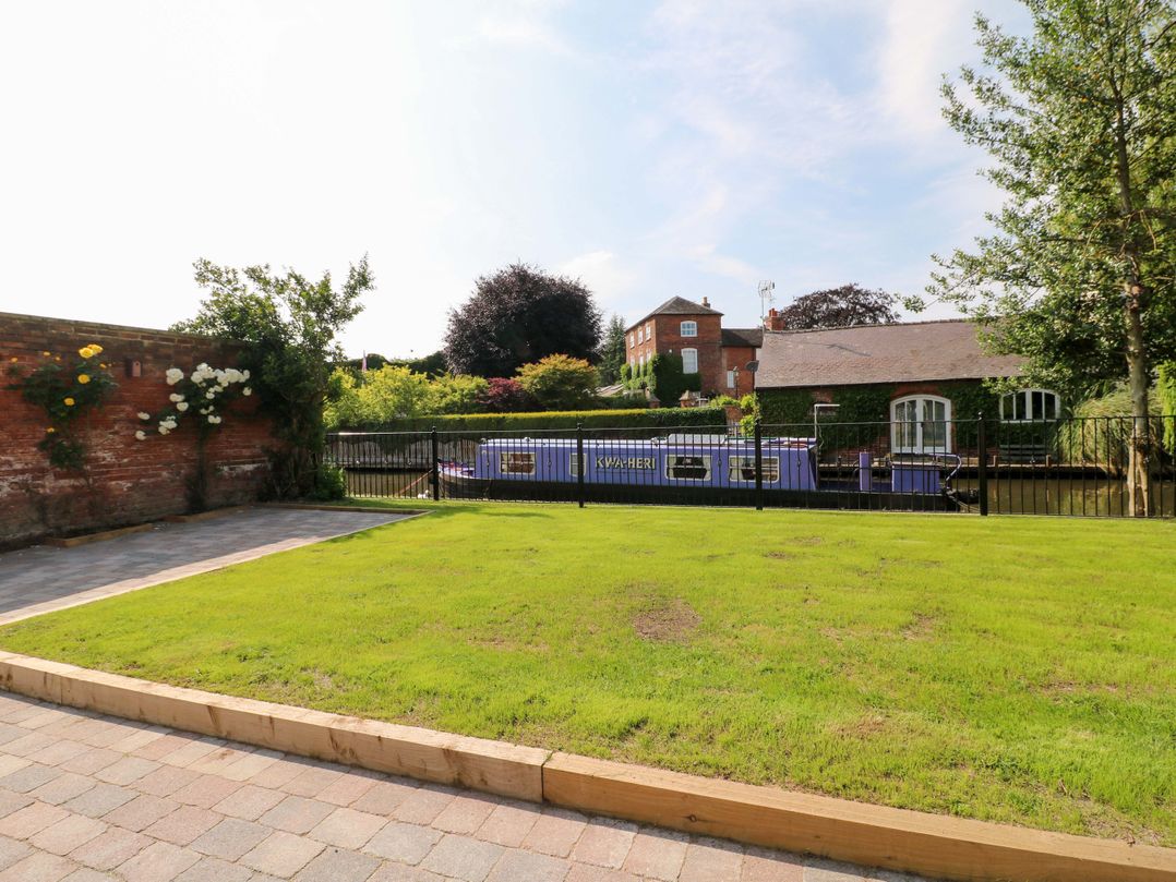 The Canalside Cottage