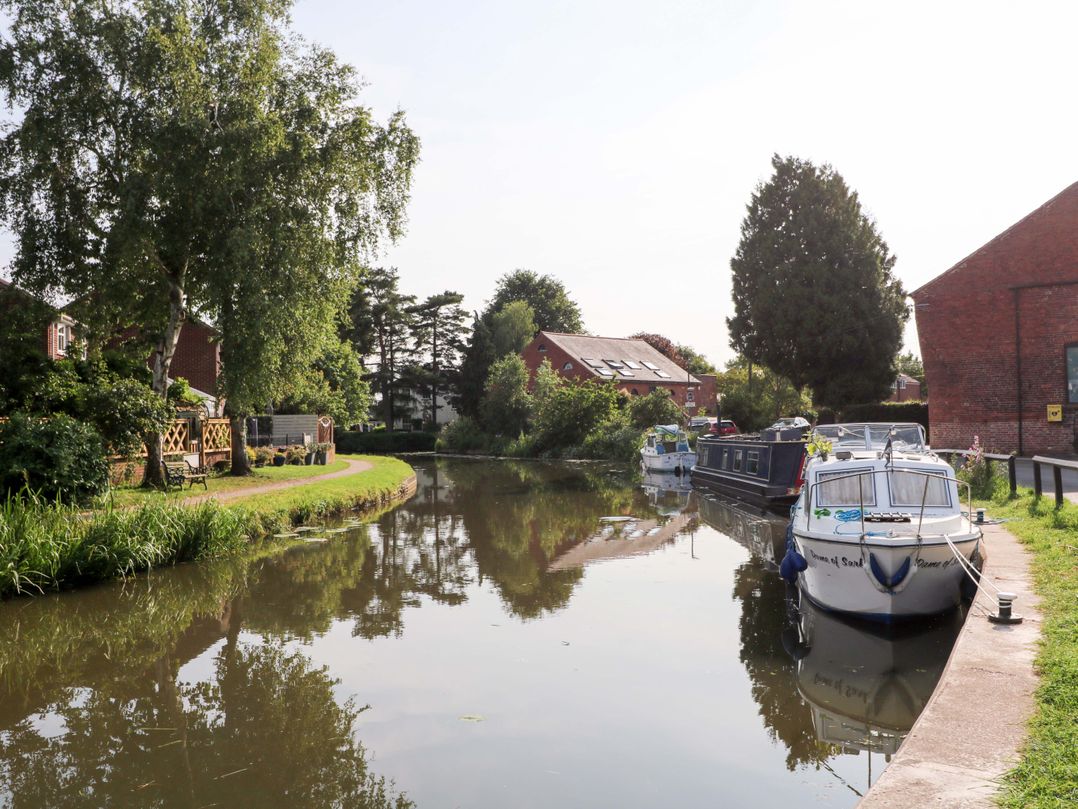 The Canalside Cottage