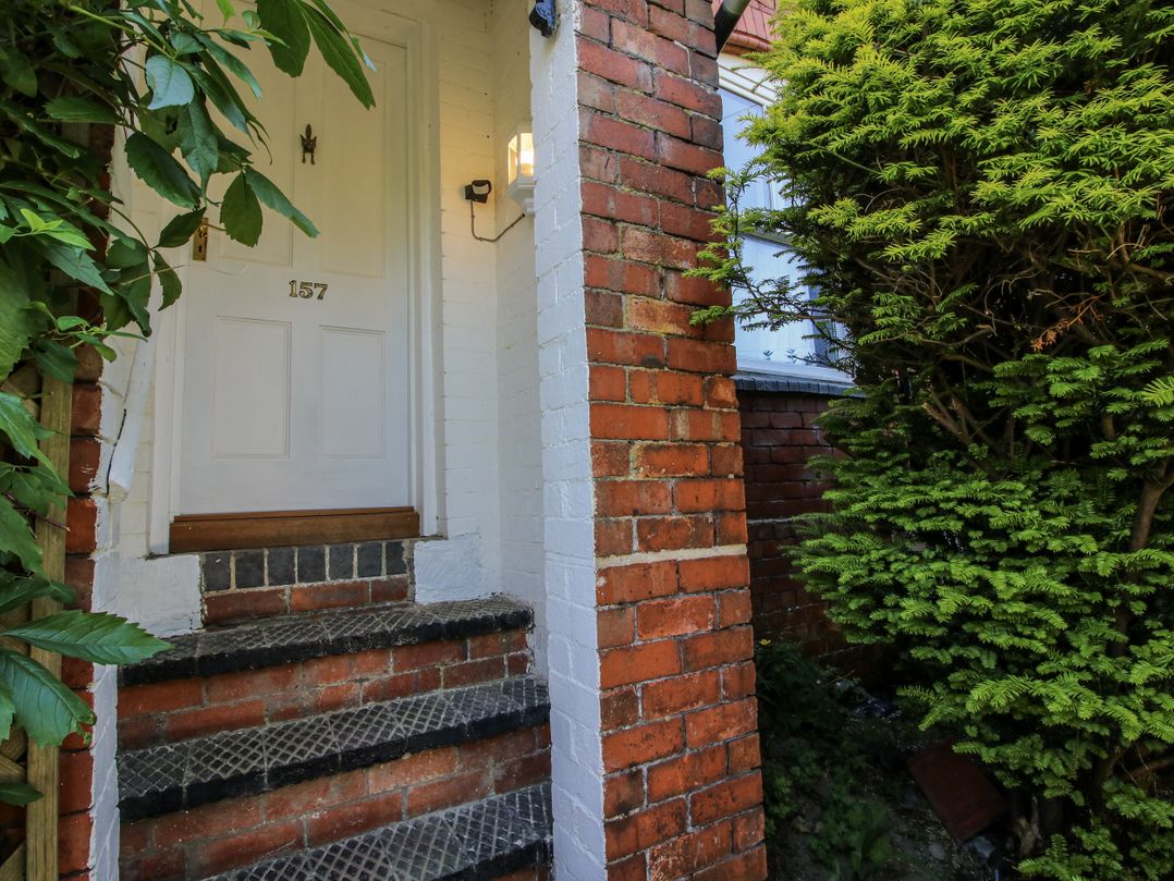 157 Watling Street South