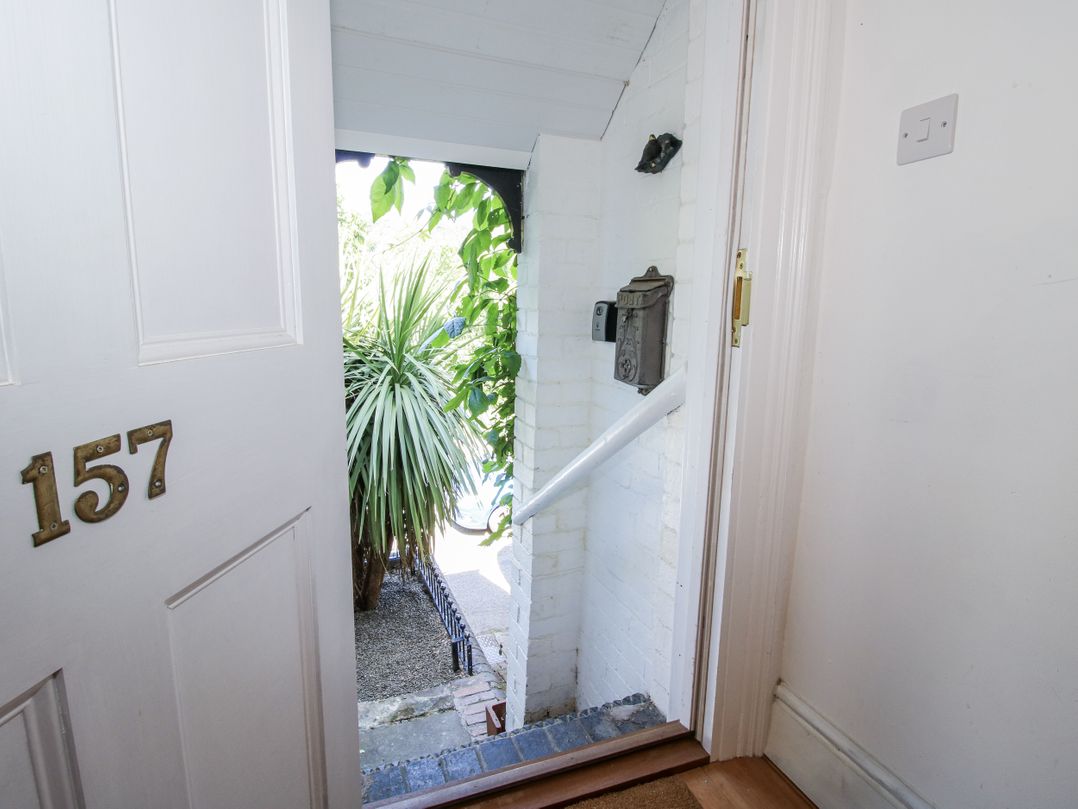157 Watling Street South