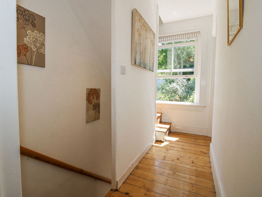 157 Watling Street South