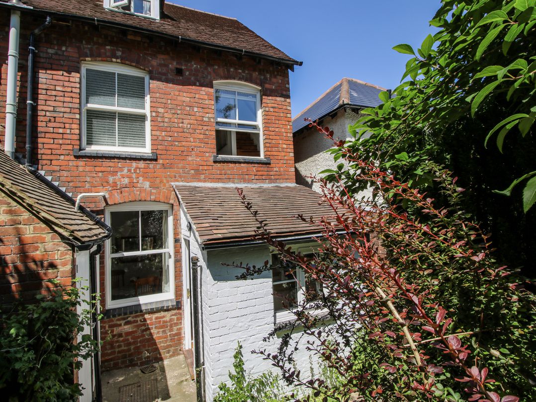157 Watling Street South