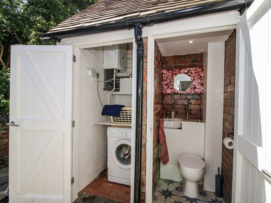 157 Watling Street South