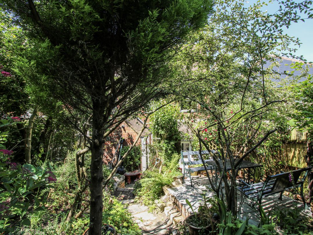 157 Watling Street South
